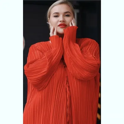 Изумительная в сетчатом комплекте с кружевом ищет тебя